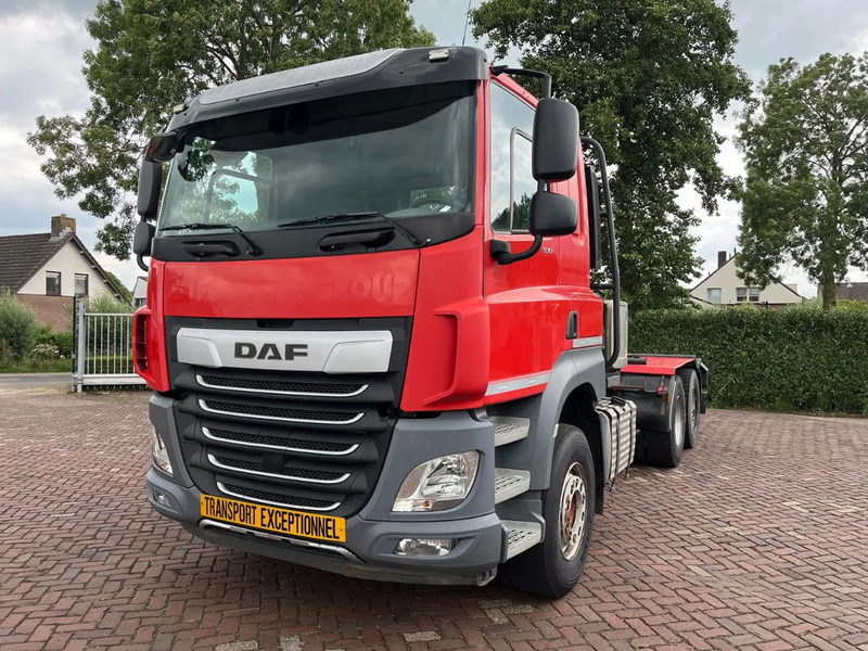 DAF CF 530 FAT intarder - Camión caja cerrada: foto 2 DAF CF 530 FAT intarder - Camión caja cerrada: foto 2
