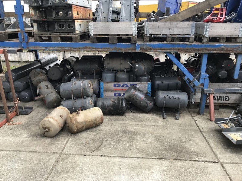 DAF STALEN LUCHTKETELS DIV AFMETINGEN - Piezas de freno para Camión: foto 1 DAF STALEN LUCHTKETELS DIV AFMETINGEN - Piezas de freno para Camión: foto 1