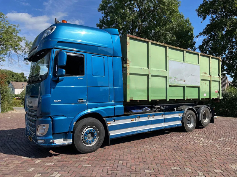 DAF XF 530 FAS - Camión portacontenedore/ Intercambiable: foto 1 DAF XF 530 FAS - Camión portacontenedore/ Intercambiable: foto 1