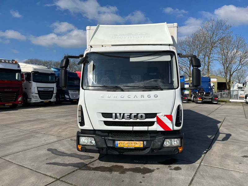 Iveco EuroCargo 75 E21 MANUAL - Camión caja cerrada: foto 3 Iveco EuroCargo 75 E21 MANUAL - Camión caja cerrada: foto 3