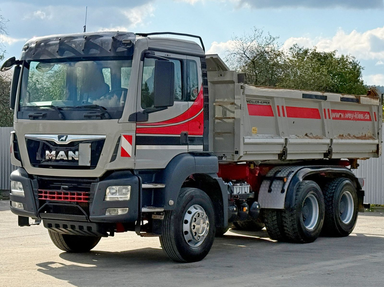 MAN TGS 26.460 * Kipper 4,90m+BORDMATIC * 6x4 * TOP - Camión volquete, Camión grúa: foto 5 MAN TGS 26.460 * Kipper 4,90m+BORDMATIC * 6x4 * TOP - Camión volquete, Camión grúa: foto 5