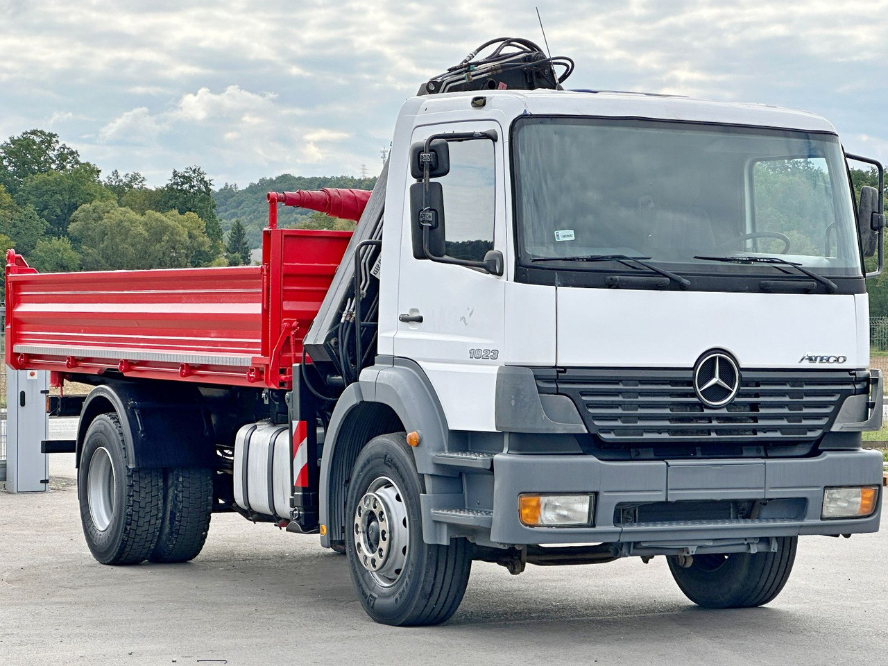 Mercedes-Benz ATEGO 1823 * KIPPER 5,25 m *ATLAS AK 3500C * TOP - Camión volquete, Camión grúa: foto 3 Mercedes-Benz ATEGO 1823 * KIPPER 5,25 m *ATLAS AK 3500C * TOP - Camión volquete, Camión grúa: foto 3