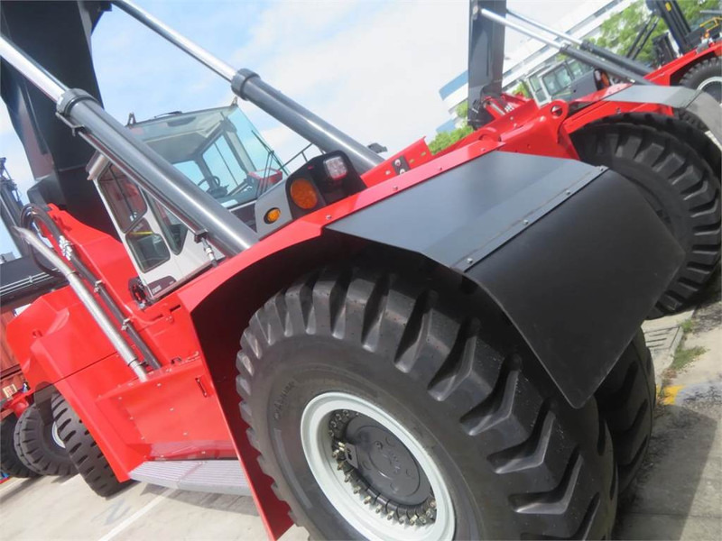 Kalmar DRU450-62S5 - Reach stacker: foto 4 Kalmar DRU450-62S5 - Reach stacker: foto 4