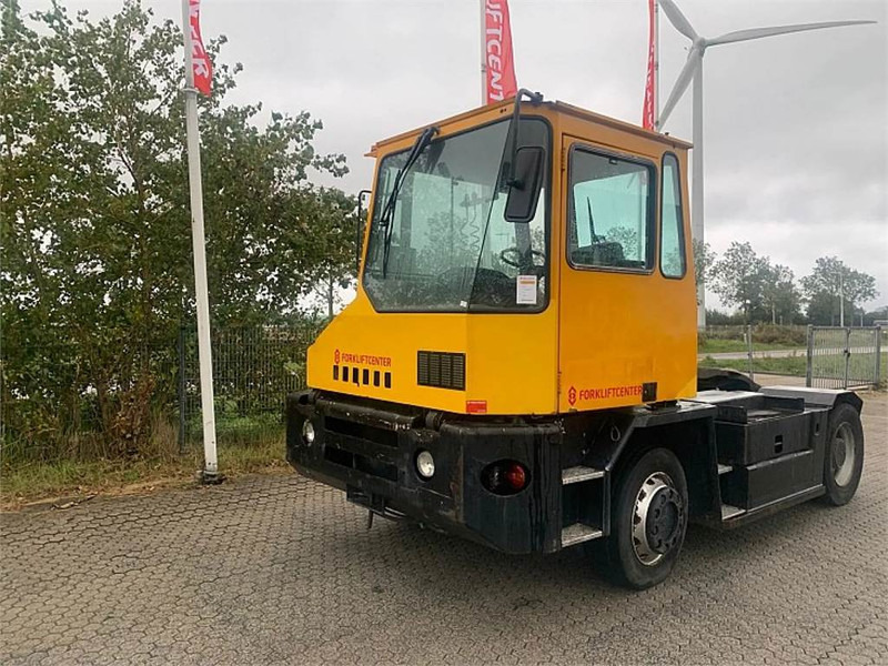 Sisu TRX182A4L2C18 - Tractor industrial: foto 1 Sisu TRX182A4L2C18 - Tractor industrial: foto 1