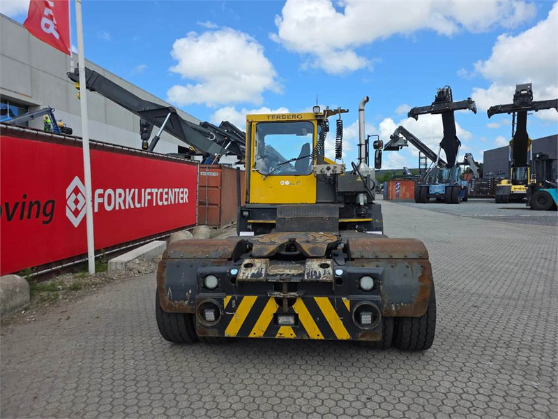 Terberg RT222 4x4 - Tractor industrial: foto 5 Terberg RT222 4x4 - Tractor industrial: foto 5