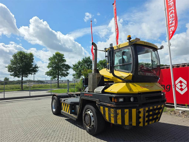Terberg RT282 4x4 - Tractor industrial: foto 1 Terberg RT282 4x4 - Tractor industrial: foto 1