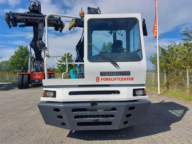 Tractor industrial Terberg YT182: foto 8