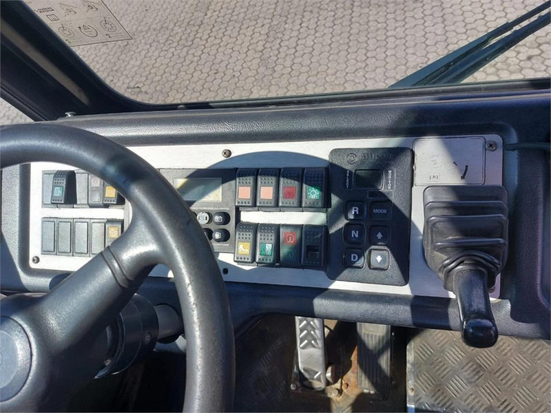 Tractor industrial Terberg YT182: foto 16