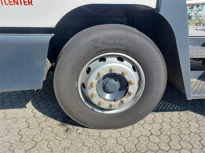 Tractor industrial Terberg YT182: foto 12