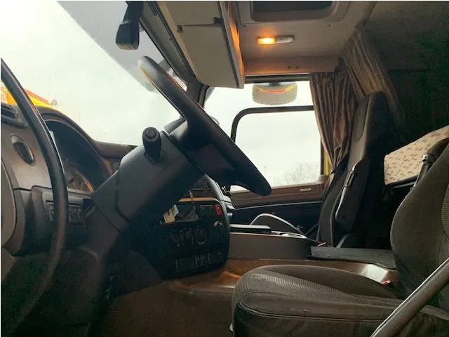 DAF CF Sleeper Cab L2 H1 Euro6 - Cabina e interior para Camión: foto 5 DAF CF Sleeper Cab L2 H1 Euro6 - Cabina e interior para Camión: foto 5