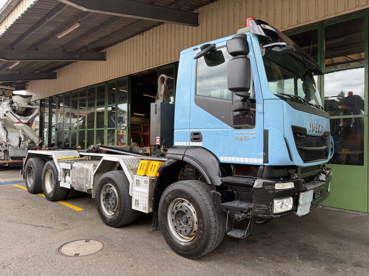 IVECO 340T45 Trakker 8x4 - Camión multibasculante: foto 1 IVECO 340T45 Trakker 8x4 - Camión multibasculante: foto 1