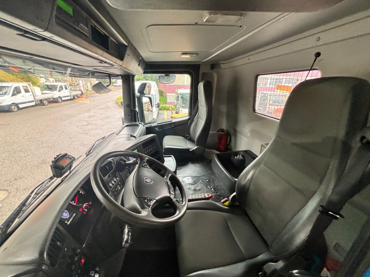 SCANIA G450 LB 6x2 - Camión portacontenedor de cadenas: foto 4 SCANIA G450 LB 6x2 - Camión portacontenedor de cadenas: foto 4