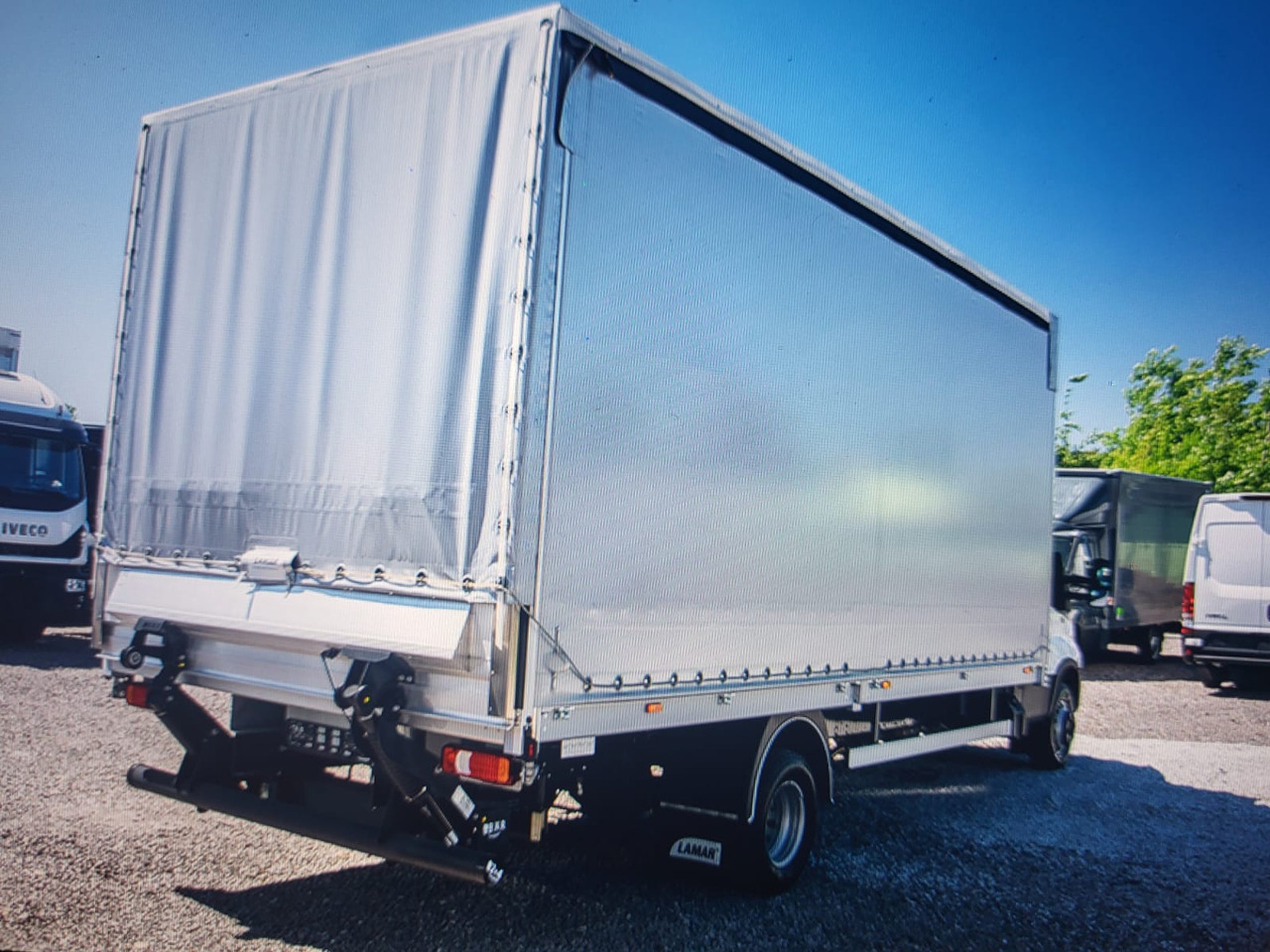 Iveco Daily 70 C18 Pritsche-Plane BÃR - Furgoneta con lona: foto 2 Iveco Daily 70 C18 Pritsche-Plane BÃR - Furgoneta con lona: foto 2