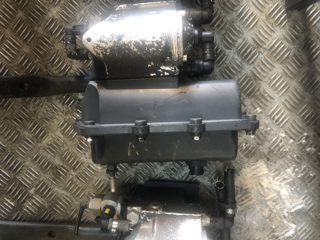 MERCEDES-BENZ ACTROS-ATEGO ADBLUE PUMP MODULE - Bomba de combustible para Camión: foto 2 MERCEDES-BENZ ACTROS-ATEGO ADBLUE PUMP MODULE - Bomba de combustible para Camión: foto 2