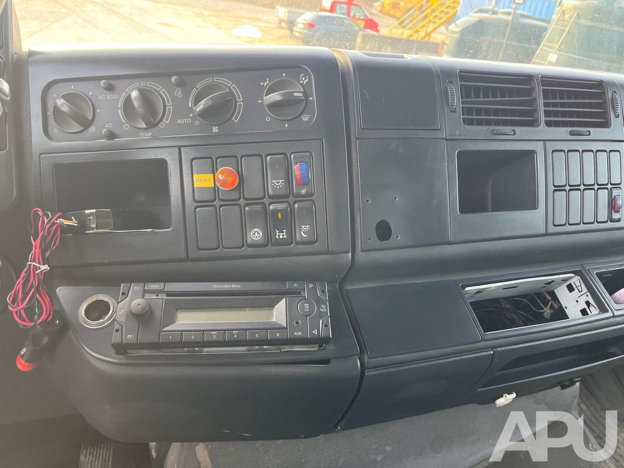 MAN TGA 26.480 - Camión caja abierta, Camión grúa: foto 3 MAN TGA 26.480 - Camión caja abierta, Camión grúa: foto 3