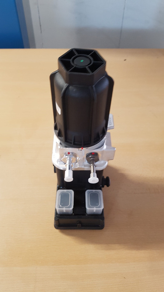 0001407878 MERCEDES BENZ,ADBLUE POMP,ACTROS, AXOR, ANTOS,EURO 6 - Sistema de combustible para Camión: foto 2 0001407878 MERCEDES BENZ,ADBLUE POMP,ACTROS, AXOR, ANTOS,EURO 6 - Sistema de combustible para Camión: foto 2