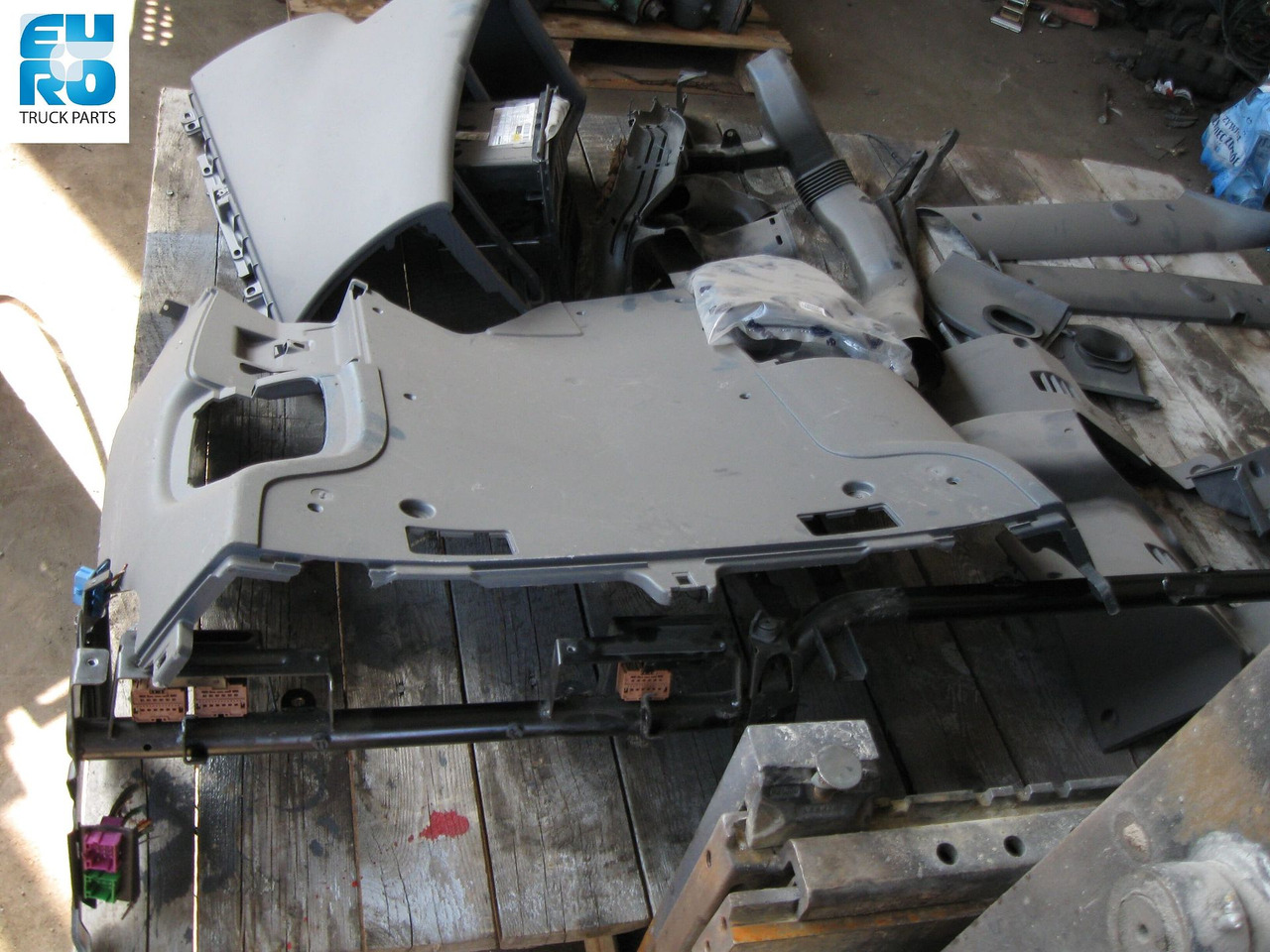 SCANIA 8x4 2005-2018 ,CAB. P230 RHD - LHD EXCHANGE SET 000024 - Carrocería y exterior para Camión: foto 2 SCANIA 8x4 2005-2018 ,CAB. P230 RHD - LHD EXCHANGE SET 000024 - Carrocería y exterior para Camión: foto 2