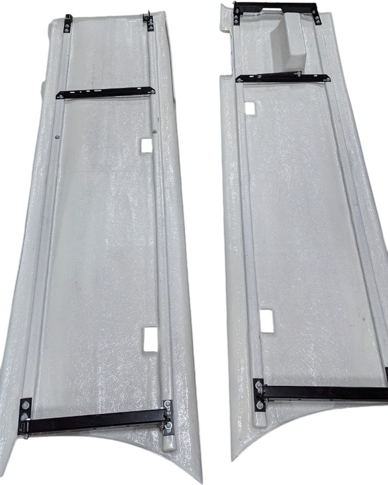 SCANIA NG 2020 ZIJSKIRTSET WB3750 | KLEUR IVOORWIT 1366386 (6491A) MET RADAR, RECHTS COMPLEET | 000061E - Carrocería y exterior para Camión: foto 3 SCANIA NG 2020 ZIJSKIRTSET WB3750 | KLEUR IVOORWIT 1366386 (6491A) MET RADAR, RECHTS COMPLEET | 000061E - Carrocería y exterior para Camión: foto 3