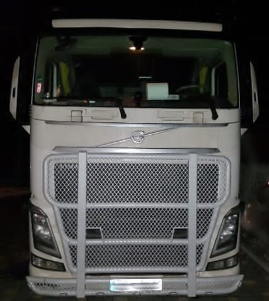 Volvo FH4 BULLBAR RVS primer NIET GESPOTEN 000010 - Carrocería y exterior para Camión: foto 4 Volvo FH4 BULLBAR RVS primer NIET GESPOTEN 000010 - Carrocería y exterior para Camión: foto 4