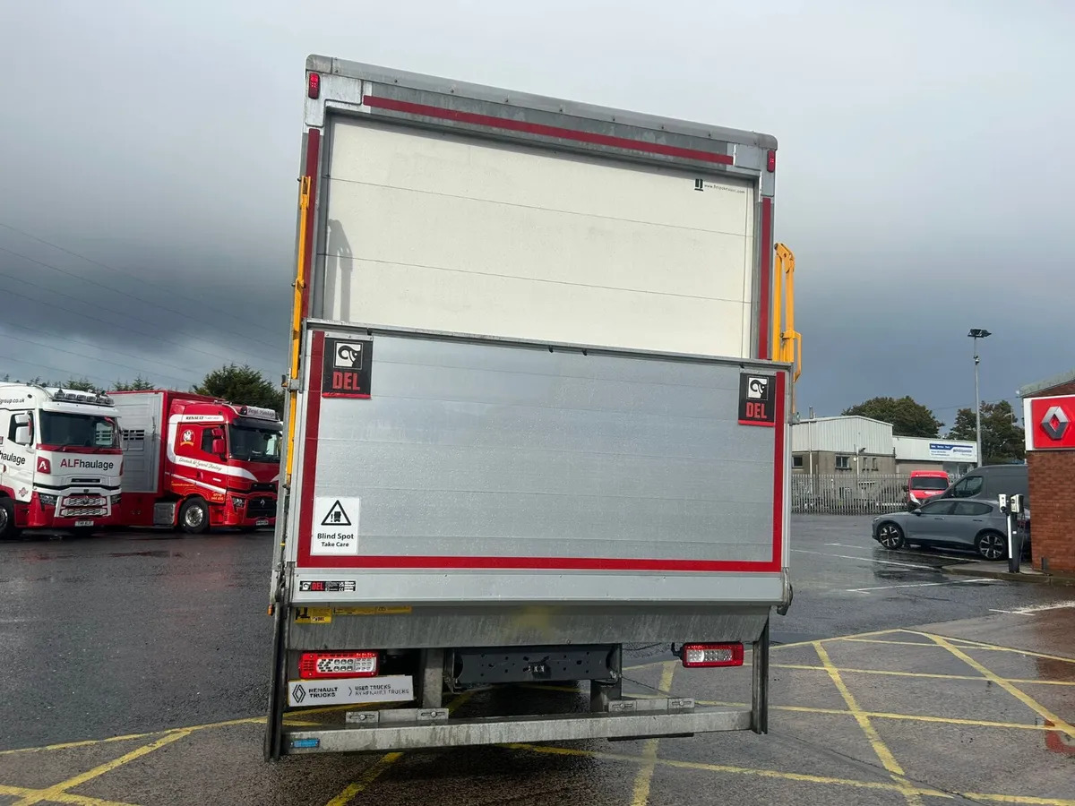 2024 Renault D18 Box - Camión caja cerrada: foto 5 2024 Renault D18 Box - Camión caja cerrada: foto 5