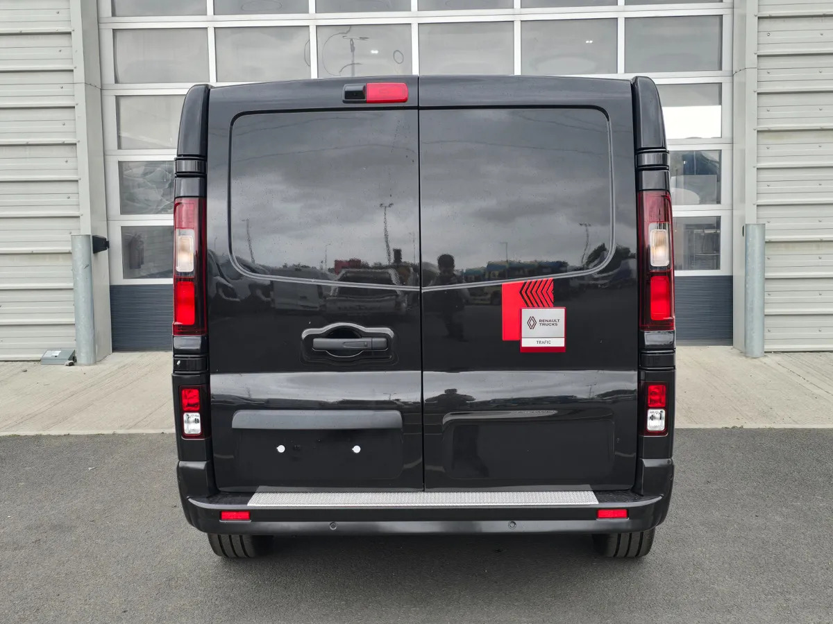 NEW Renault Trafic Exclusive 170BHP/150BHP Manual Black - Furgón: foto 4 NEW Renault Trafic Exclusive 170BHP/150BHP Manual Black - Furgón: foto 4