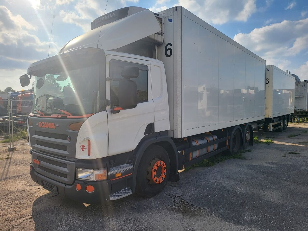 Scania Scania Schmitz Cargobull P 400 P 400 ZKO 18 - Camión frigorífico: foto 2 Scania Scania Schmitz Cargobull P 400 P 400 ZKO 18 - Camión frigorífico: foto 2
