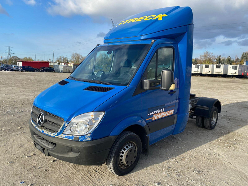 Mercedes-Benz Sprinter 519 - BE Mini Trekker - SZM - 3.5t - Cabeza tractora: foto 2 Mercedes-Benz Sprinter 519 - BE Mini Trekker - SZM - 3.5t - Cabeza tractora: foto 2