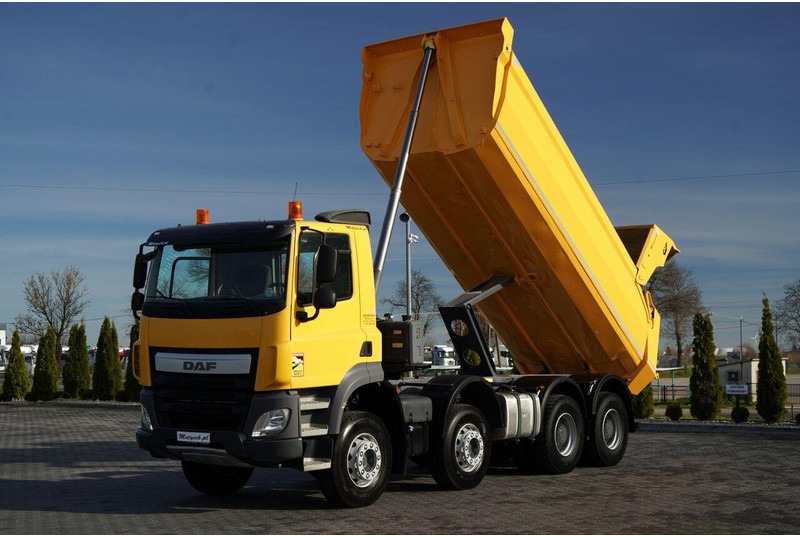 DAF CF 85.410 / 8x4 / WYWROTKA TYLNOZSYPOWA / HYDROKLAPA / OPONY 1 - Camión volquete: foto 3 DAF CF 85.410 / 8x4 / WYWROTKA TYLNOZSYPOWA / HYDROKLAPA / OPONY 1 - Camión volquete: foto 3