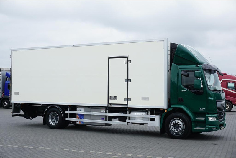 DAF LF / 250 / EURO 6 / CHŁODNIA + WINDA / MULTITEMPERATURA - Camión frigorífico: foto 4 DAF LF / 250 / EURO 6 / CHŁODNIA + WINDA / MULTITEMPERATURA - Camión frigorífico: foto 4