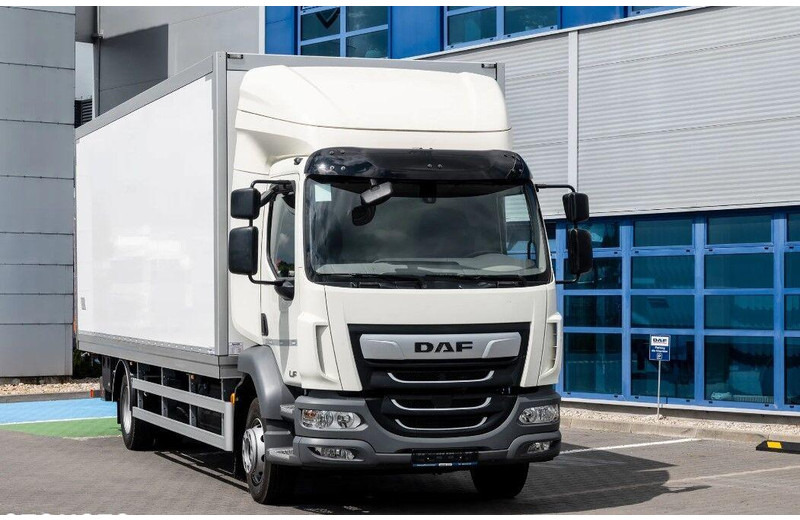 DAF LF 260 Koffer + Tail Lift - Camión caja cerrada: foto 2 DAF LF 260 Koffer + Tail Lift - Camión caja cerrada: foto 2