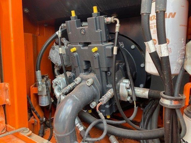 Excavadora de ruedas Doosan DX 160 W-3: foto 15 Excavadora de ruedas Doosan DX 160 W-3: foto 15