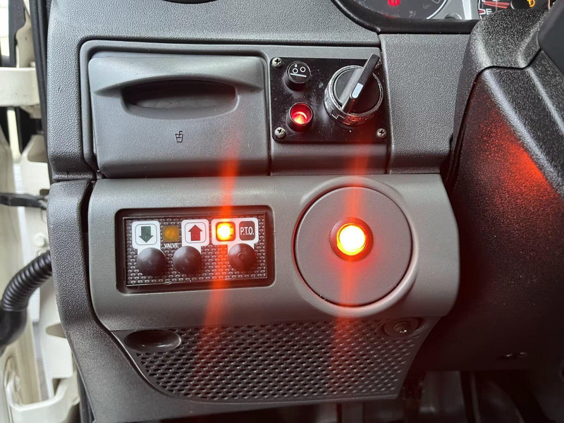 Furgoneta caja abierta Iveco Daily 40C17 BE Clixtar - Flatbed truck + crane: foto 16