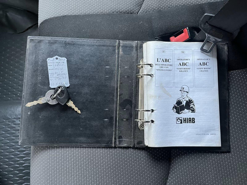 Furgoneta caja abierta Iveco Daily 40C17 BE Clixtar - Flatbed truck + crane: foto 17