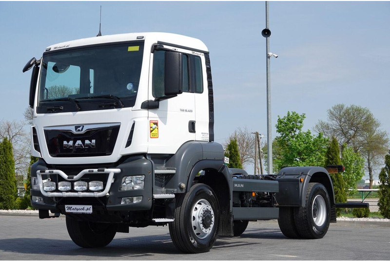 MAN TGS 18.420 / 4X4 / RAMA DŁ. 5,6 M / NAVI / DO ZABUDOWY / SPROWA - Camión chasis: foto 1 MAN TGS 18.420 / 4X4 / RAMA DŁ. 5,6 M / NAVI / DO ZABUDOWY / SPROWA - Camión chasis: foto 1