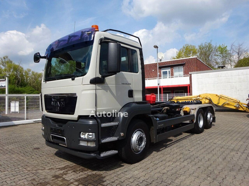 MAN TGS 26.320 - Hook lift truck - Camión multibasculante, Camión grúa: foto 2 MAN TGS 26.320 - Hook lift truck - Camión multibasculante, Camión grúa: foto 2