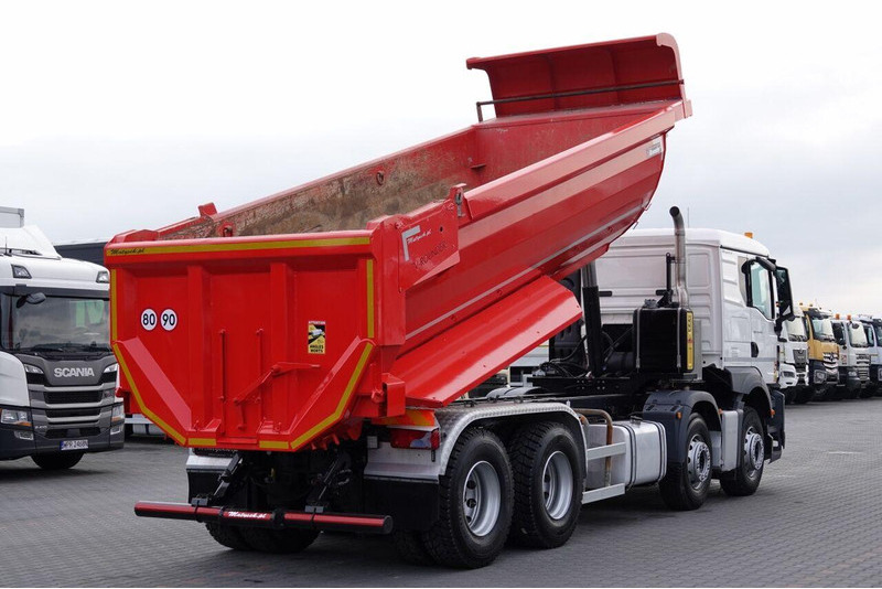 MAN TGS 35.430 / 8X4 / WYWROTKA TYLNOZSYPOWA / HYDROKLAPA / OPONY 10 - Camión volquete: foto 3 MAN TGS 35.430 / 8X4 / WYWROTKA TYLNOZSYPOWA / HYDROKLAPA / OPONY 10 - Camión volquete: foto 3