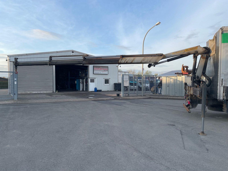 MAN TGX 18.400 Curtain Sider + Crane Palfinger 14002 EH - Camión caja cerrada: foto 5 MAN TGX 18.400 Curtain Sider + Crane Palfinger 14002 EH - Camión caja cerrada: foto 5