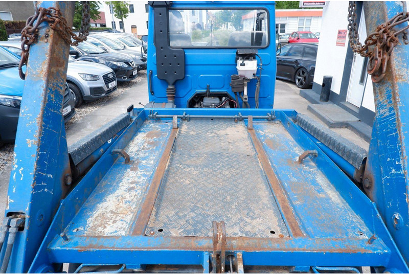 MULTICAR Champion 4x4 - Skip loader - Camión portacontenedor de cadenas: foto 4 MULTICAR Champion 4x4 - Skip loader - Camión portacontenedor de cadenas: foto 4