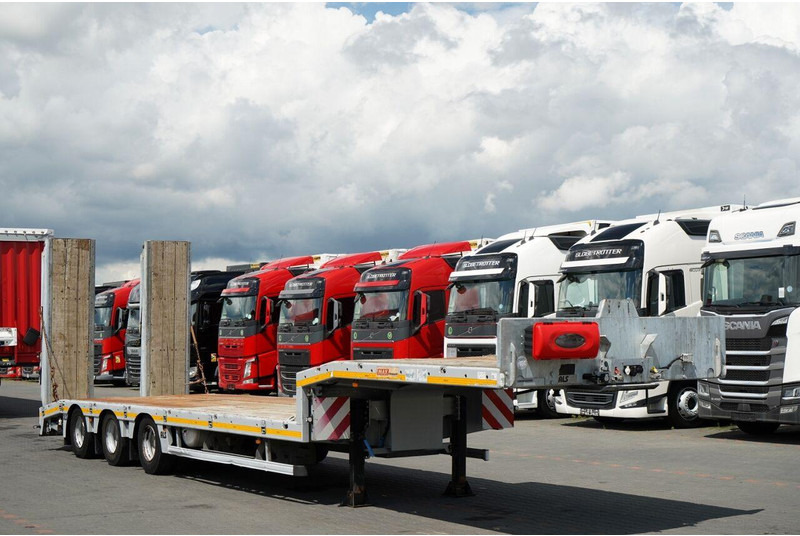 Max Trailer NACZEPA LAWETA / NISKOPODWOZIOWA / 12,35 M / NAJAZDY HYDRAULICZN - Semirremolque góndola rebajadas: foto 1 Max Trailer NACZEPA LAWETA / NISKOPODWOZIOWA / 12,35 M / NAJAZDY HYDRAULICZN - Semirremolque góndola rebajadas: foto 1