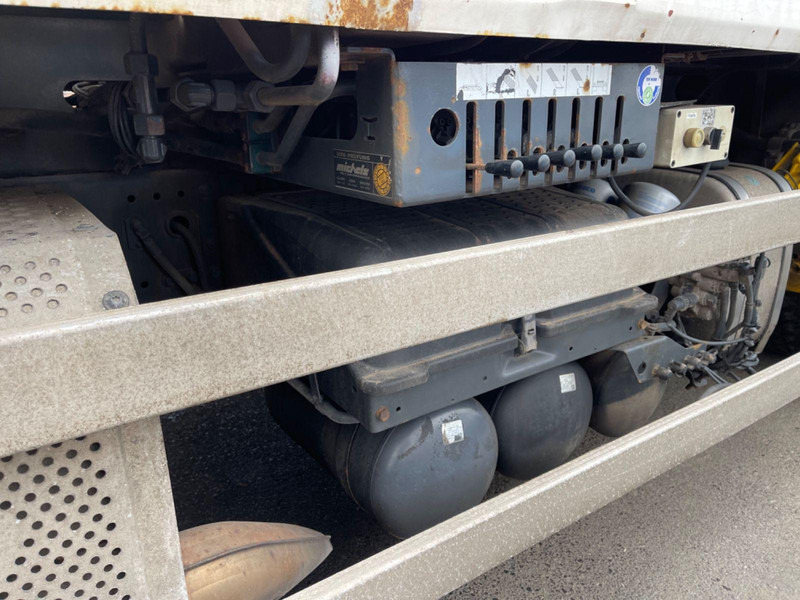 Mercedes-Benz 1833 Absetzkipper Bluetec 5 Klima 2 Hand Orig Km - Camión portacontenedore/ Intercambiable, Camión grúa: foto 3 Mercedes-Benz 1833 Absetzkipper Bluetec 5 Klima 2 Hand Orig Km - Camión portacontenedore/ Intercambiable, Camión grúa: foto 3