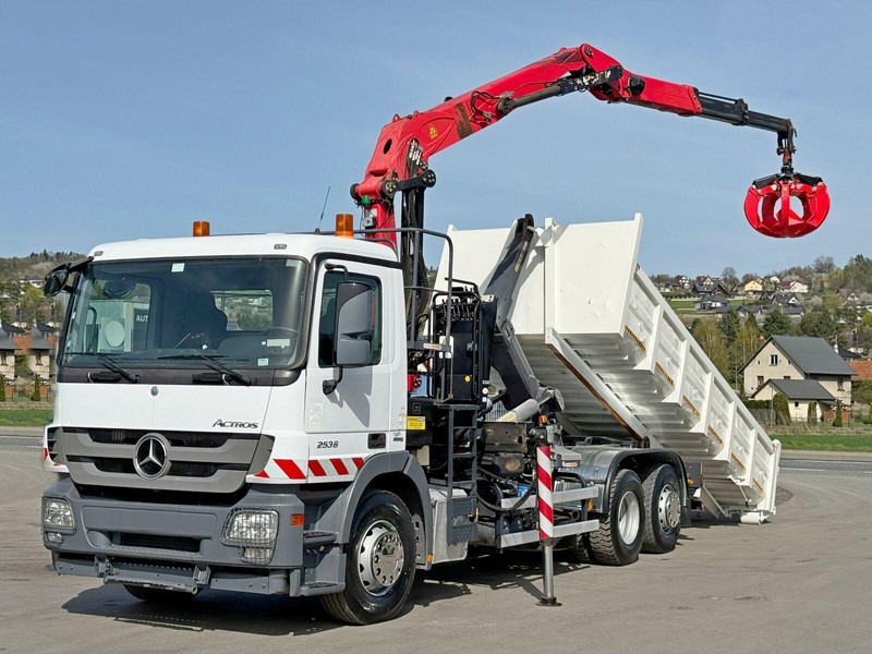 Mercedes-Benz ACTROS 2536 - Camión multibasculante, Camión grúa: foto 2 Mercedes-Benz ACTROS 2536 - Camión multibasculante, Camión grúa: foto 2