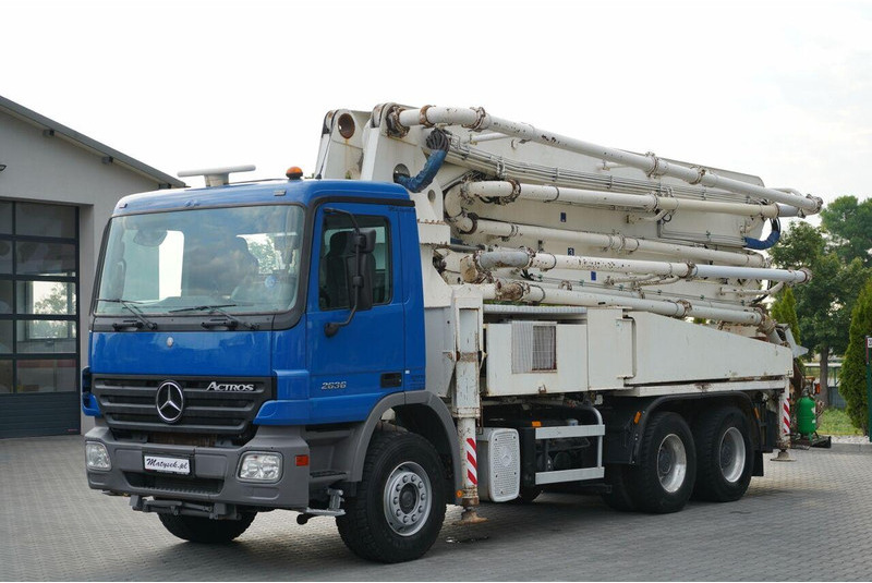 Mercedes-Benz ACTROS 2636 / POMPA SERMAC 5Z37 / 37 METRÓW / STEROWANIE RADIOW - Camión bomba de hormigón: foto 2 Mercedes-Benz ACTROS 2636 / POMPA SERMAC 5Z37 / 37 METRÓW / STEROWANIE RADIOW - Camión bomba de hormigón: foto 2