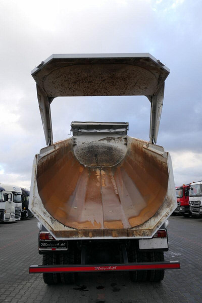 Mercedes-Benz AROCS 3246 / 8x4 / WYWROTKA / TYLNOZSYP / EURO 6 / OPONY 100 % - Camión volquete: foto 4 Mercedes-Benz AROCS 3246 / 8x4 / WYWROTKA / TYLNOZSYP / EURO 6 / OPONY 100 % - Camión volquete: foto 4