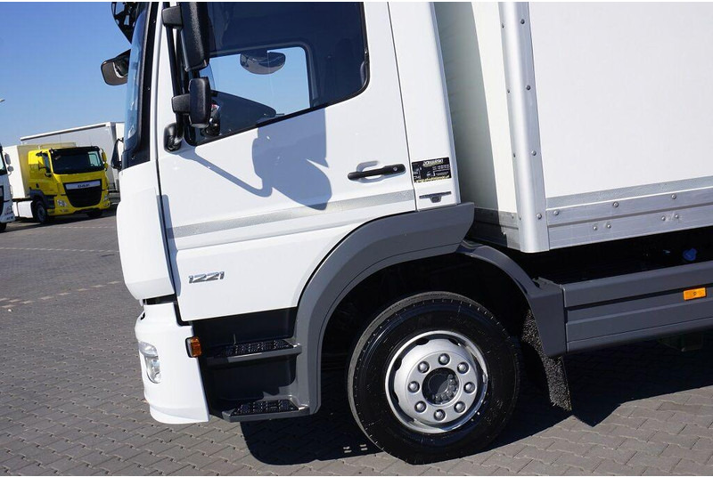 Camión caja cerrada Mercedes-Benz ATEGO / 1221 / ACC / EURO 6 / KONTENER + WINDA / 17 PALET: foto 18 Camión caja cerrada Mercedes-Benz ATEGO / 1221 / ACC / EURO 6 / KONTENER + WINDA / 17 PALET: foto 18