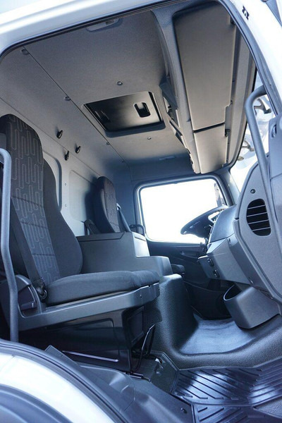 Camión caja cerrada Mercedes-Benz ATEGO / 1221 / ACC / EURO 6 / KONTENER + WINDA / 17 PALET: foto 8 Camión caja cerrada Mercedes-Benz ATEGO / 1221 / ACC / EURO 6 / KONTENER + WINDA / 17 PALET: foto 8
