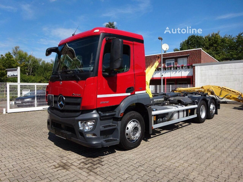 Mercedes-Benz Antos 2532 - Hook lift truck - Camión multibasculante: foto 1 Mercedes-Benz Antos 2532 - Hook lift truck - Camión multibasculante: foto 1