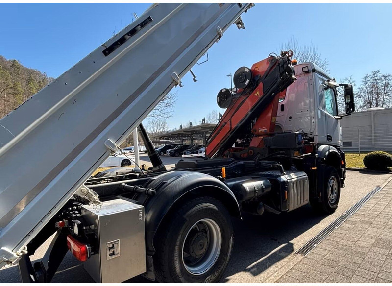 Leasing de Mercedes-Benz Arocs 1840 - 3 way tipper truck + crane Mercedes-Benz Arocs 1840 - 3 way tipper truck + crane: foto 11