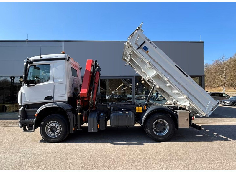 Leasing de Mercedes-Benz Arocs 1840 - 3 way tipper truck + crane Mercedes-Benz Arocs 1840 - 3 way tipper truck + crane: foto 10