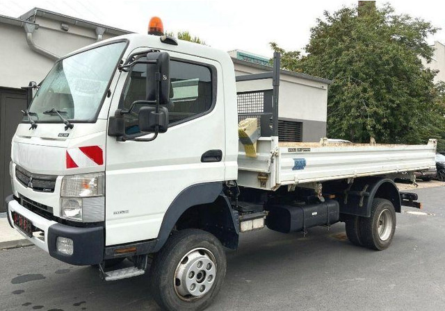 Mitsubishi Fuso 4x4 3 way tipper - Camión volquete: foto 1 Mitsubishi Fuso 4x4 3 way tipper - Camión volquete: foto 1