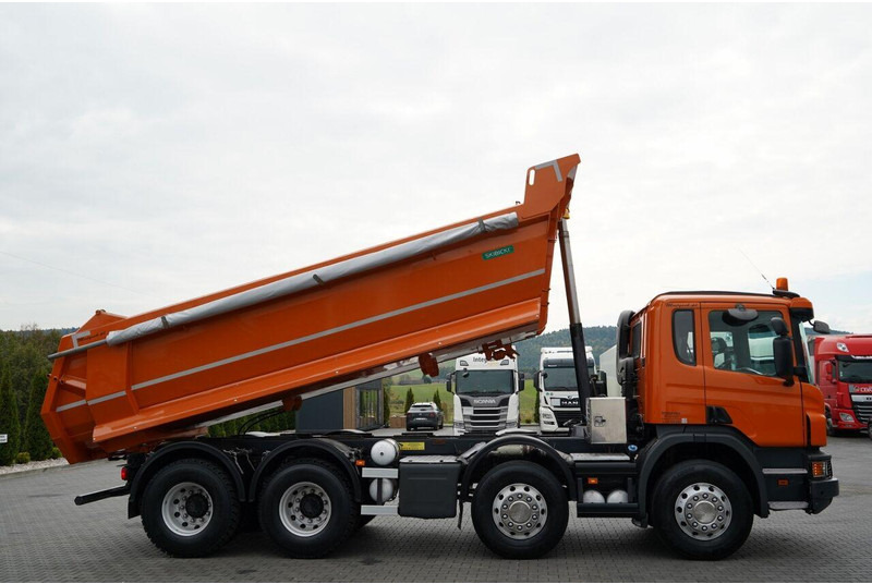 Camión volquete Scania P 410 / 8x4 / WYWROTKA TYLNOZSYPOWA / ALUFELGI / OPONY 100% / MA: foto 8